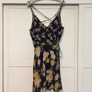 Angie dress strappy floral wrap size large